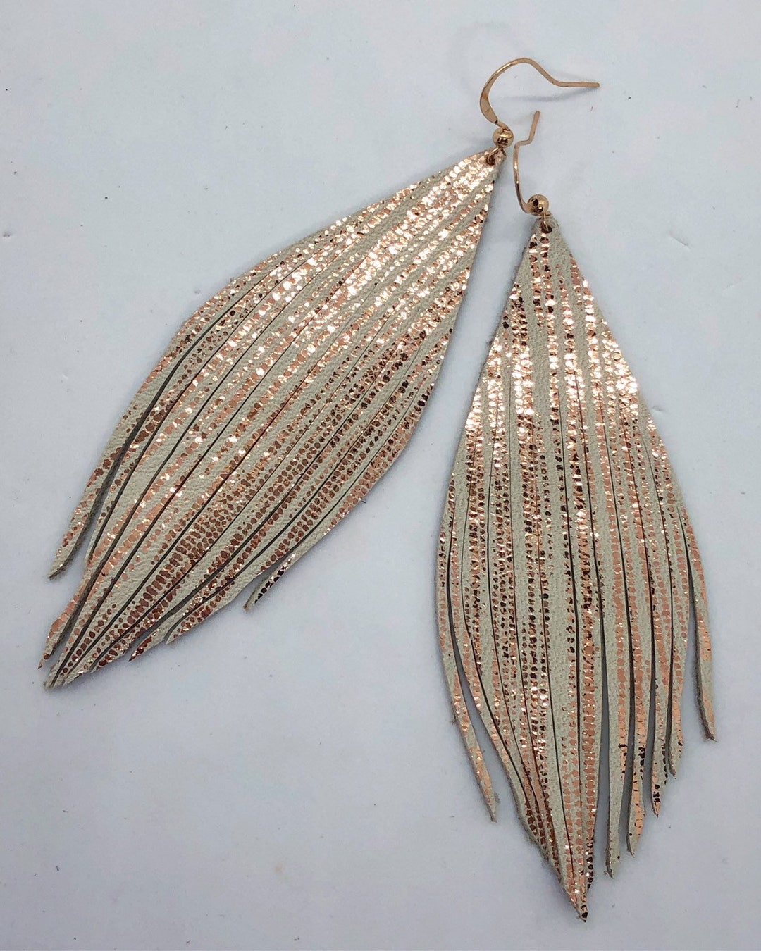 Boucles D'Oreilles Plume Cuir Perle - Multicolore 10cm - Léger Et Élégant