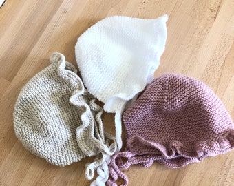 Bonnet, béguin bébé rétro vintage tricoté main en laine spéciale bébé