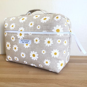 Large toiletry bag / vanity case in “daisy” printed cotton linen lined with ecru water-repellent cotton