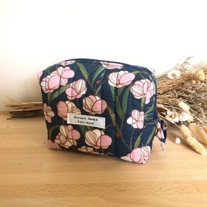 Toiletry bag in blue, pink and white floral cotton, quilted and lined with ecru cotton