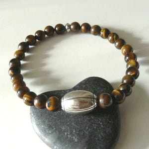 Rugby bracelet with silver-plated pearls, rugby ball and tiger&#39;s eye beads