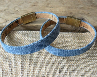 Armband aus Jeansstoff mit Korkfutter und bronzefarbenem Magnetverschluss