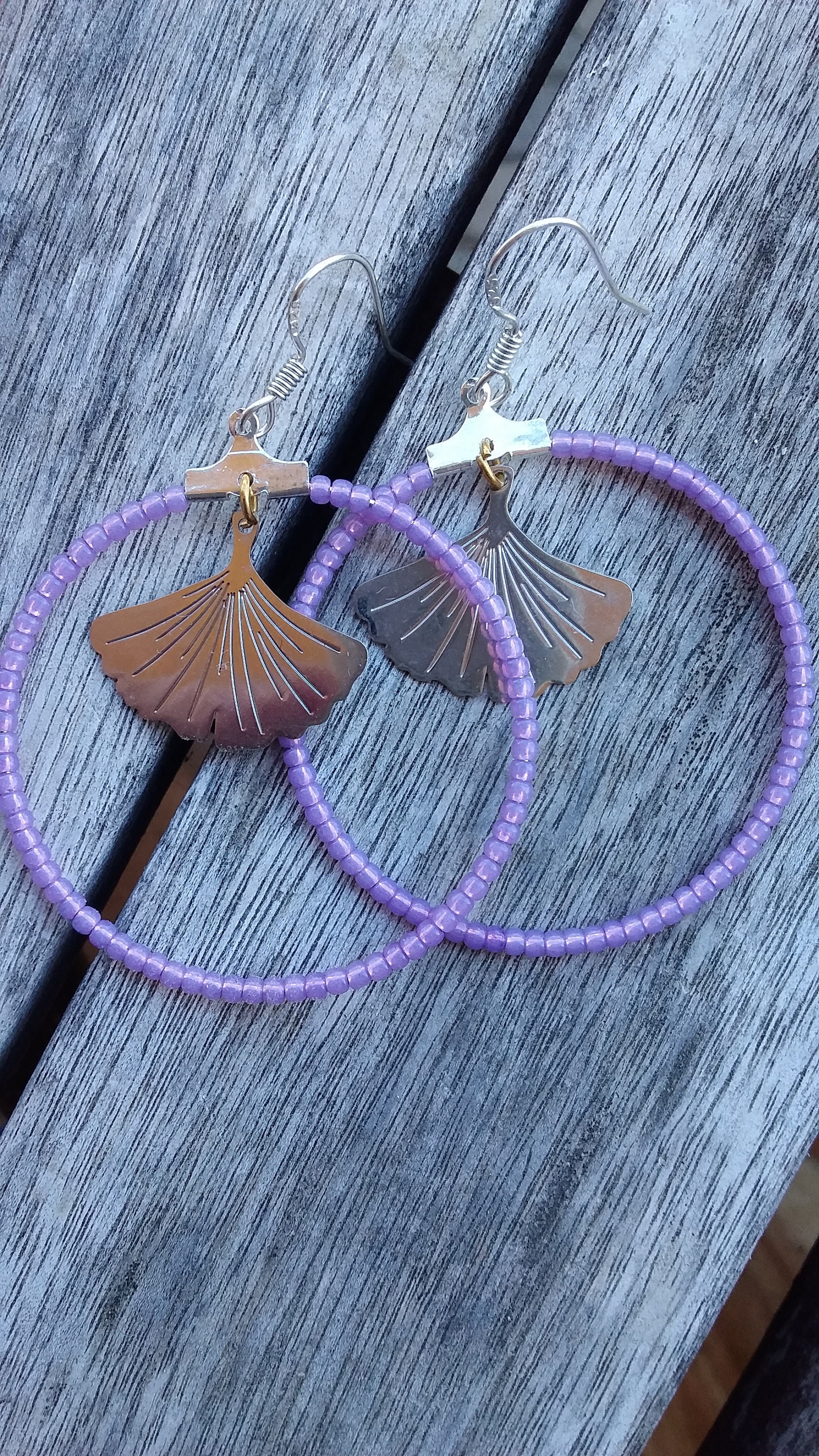 Boucles D'Oreilles Créoles Violet Et Argent - Diamètre 6,5 Cm - Fantaisie - Neuf Avec étiquettes