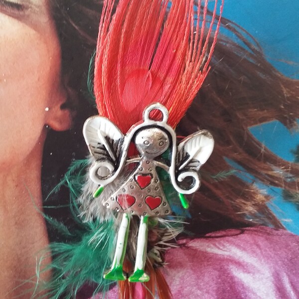 Barrette " Ma petite fée plume" avec plume rouge de paon, breloque fée, plumes de couleur, barrette