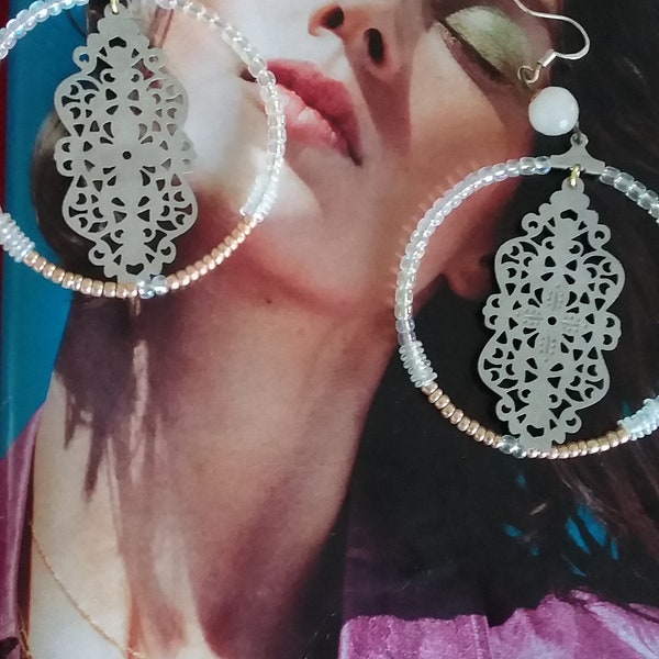 Boucles d'oreille créoles "En quartz d'estampe" avec perles en quartz, grandes créoles, estampes acier, perles miyuki, crochets argent 925