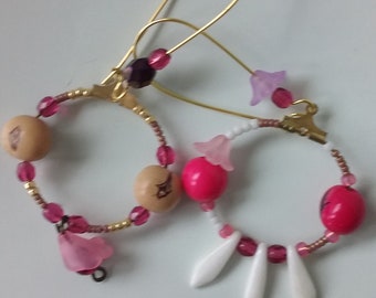 Boucles d'oreille créoles "Mes petites rose" avec dormeuses laiton, graines açaï, facettes verre de Bohême, dagues verre de Bohême