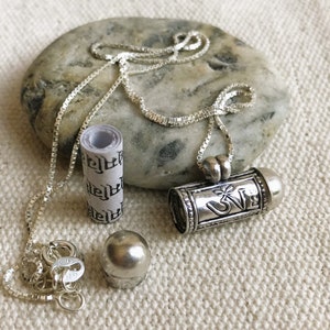 925 Silver Pendant - OM Mantra - Nepal Tibet - Well-being Pendant - Yoga - Nepalmashop