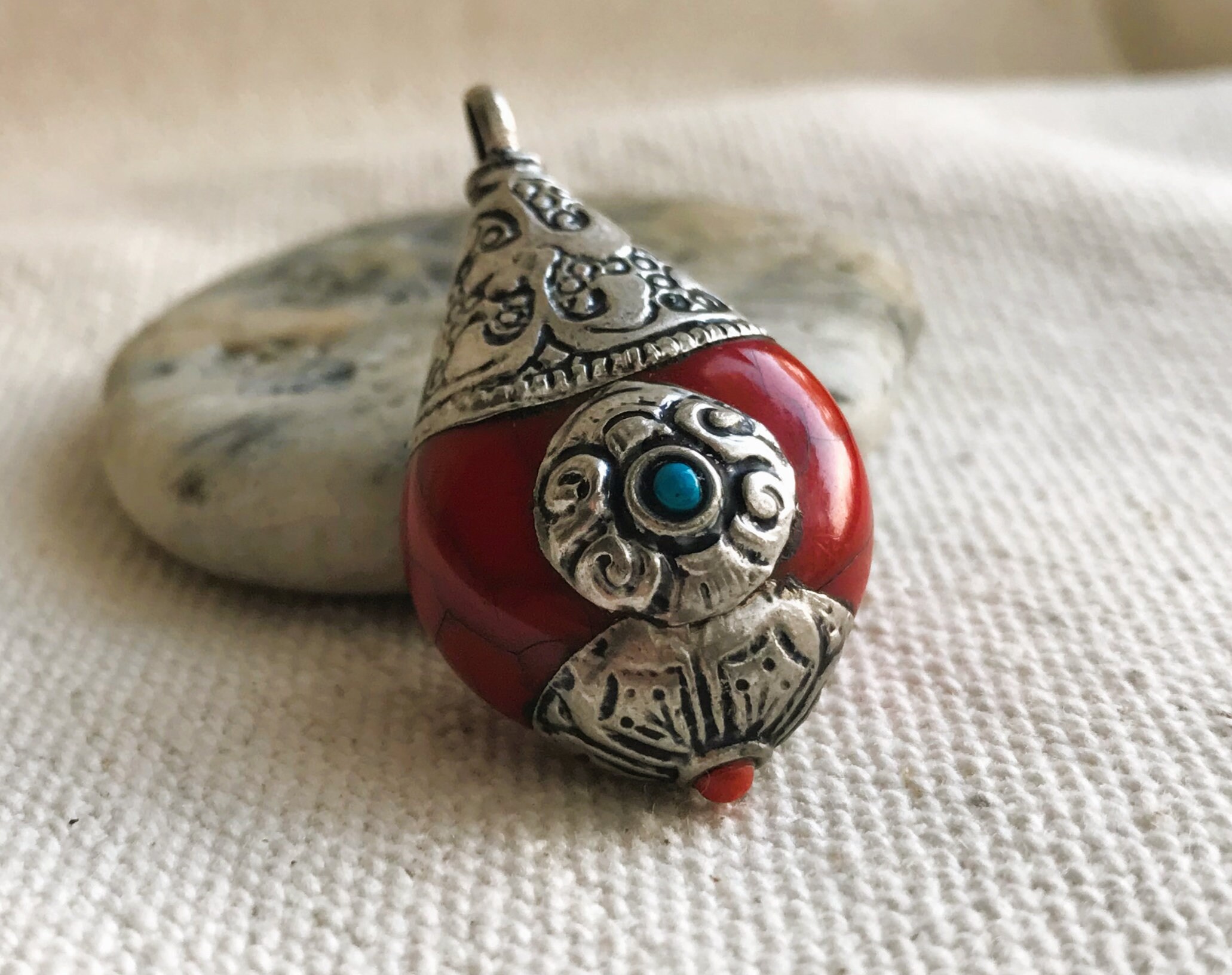 Nimedala Auspicious - Braccialetto etnico totem, vintage, con rune totem intagliate, stile etnico esotico, unisex, amuleto (2 pezzi