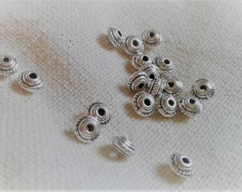 Lot 20 Perles ethniques-Perles métal argenté-Perles entretoises-Perles Toupie-Perles du monde