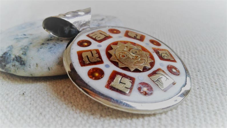 Ethnic-Nepal pendant Tibet-Zen pendant Buddha Sun-Jewelry of the World