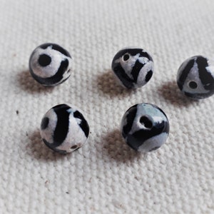 Lot of 5 Ethnic Beads-Nepal Tibet-Agate Beads-Pearls of the World-