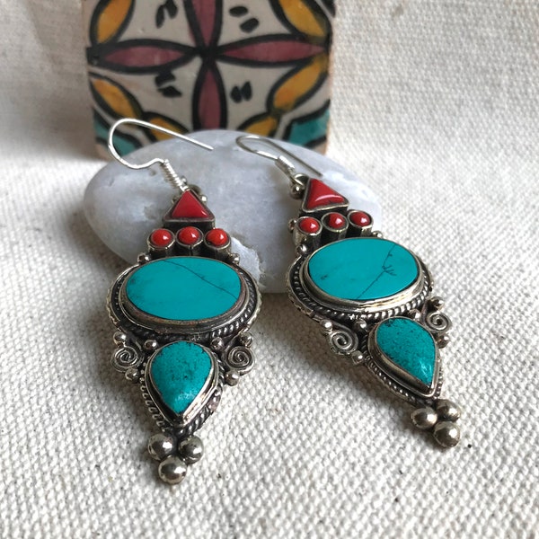 Boucles d'oreilles Traditionnelles Tibetaines-Bijoux tibétains-Pierres Turquoise Corail Naturel