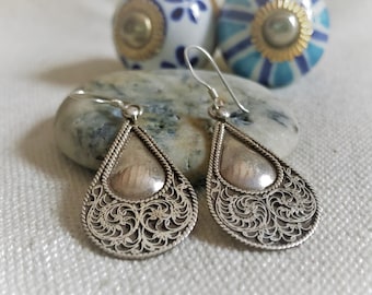 Boucles D'oreilles Népalaises Turquoise Et Corail - Argent Plaqué, Fait Main, Neuf Sans Emballage