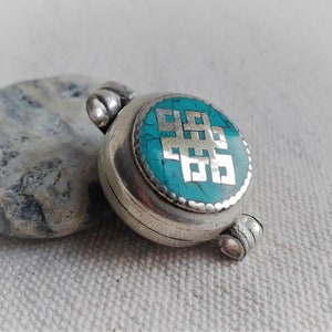 Turquoise Pendant - Box Pendant - Nepalese Tibet Crafts - World Jewelry