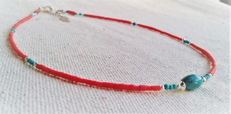 Collier Fantaisie Style Ethnique Perles Turquoise - 22 Grammes, Pendentif Carré, Occasion