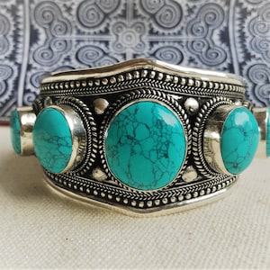 Turkooizen armband met meerdere stenen - Nepalese Tibetaanse sieraden - Nepalmashop