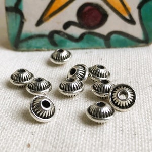 Conjunto de cuentas étnicas - Plata - Cuentas del mundo - Creación de joyas con cuentas