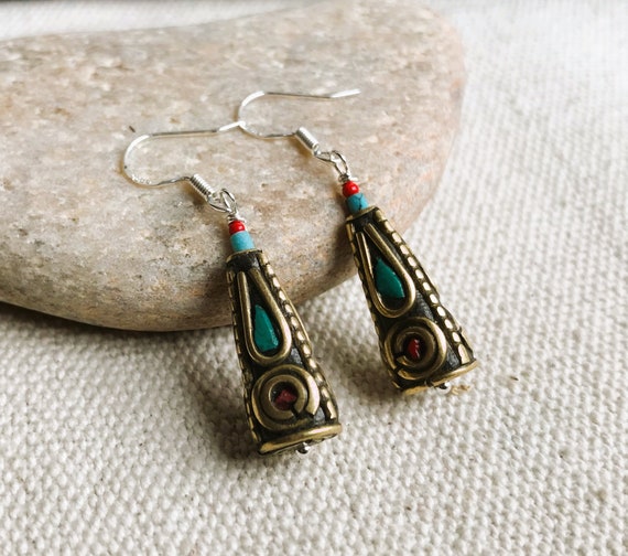 Boucles d'oreilles pendantes tibétaines népalaises incrustées de
