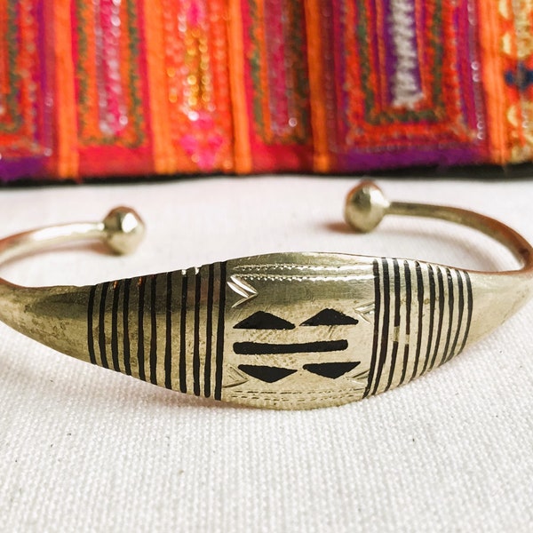 Tuareg ethnic cuff bracelet-North Africa Jewelry-Arisanat du Monde