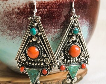 Boucles D'oreilles Salaiyà Tharrâ En Argent Tibétain Avec Howlite Et Turquoise - Neuf Avec étiquettes