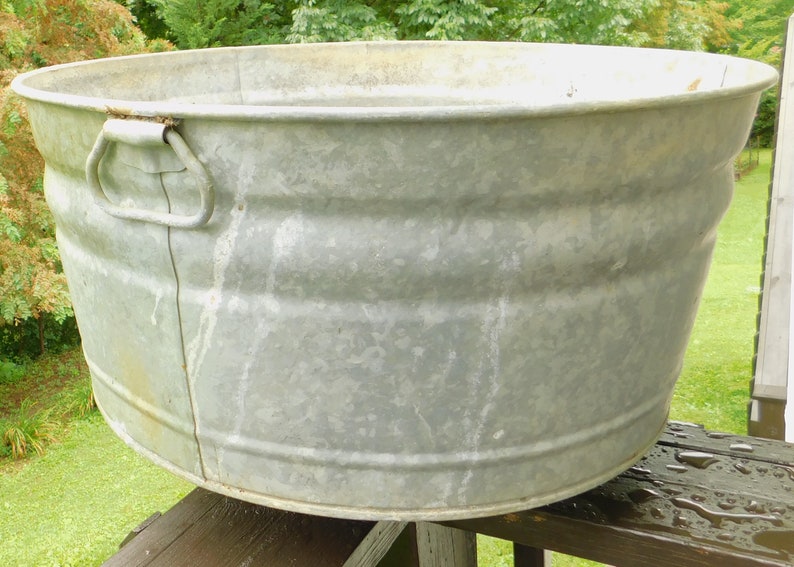 Vintage Galvanized Wash Tub 2 Handles Camps Cottages Cabins Rustic Farmhouse Country Porch Decor Giant Round Pail Flower Pot Drink Pail