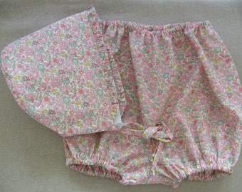 Ensemble LIBERTY Betsy Ann rose doux Béguin et Bloomer