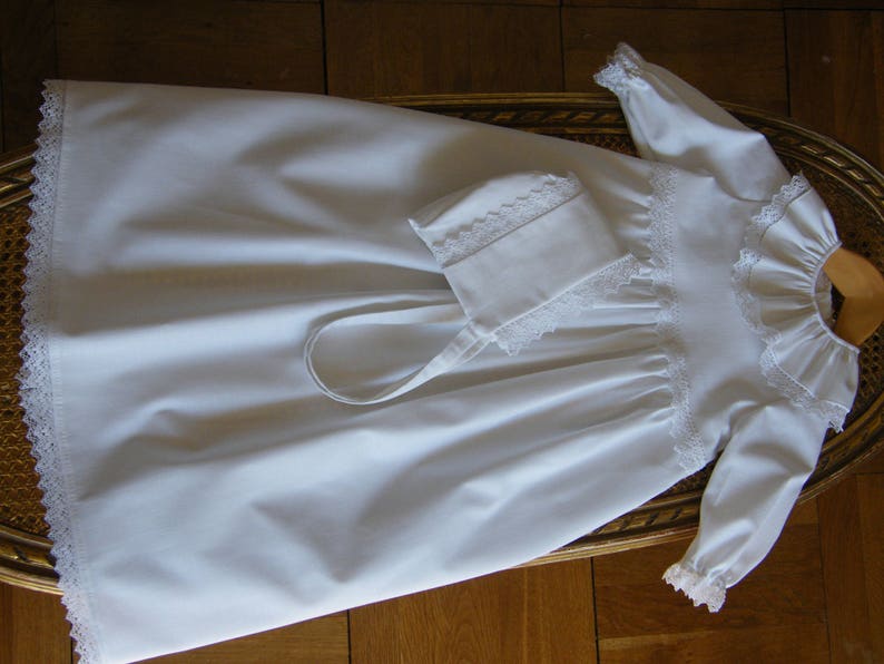 Robe de baptême rétro, Béguin de Baptême, personnalisable, dentelle, cérémonie 1/3/6/12/18 mois 2 ans. image 2