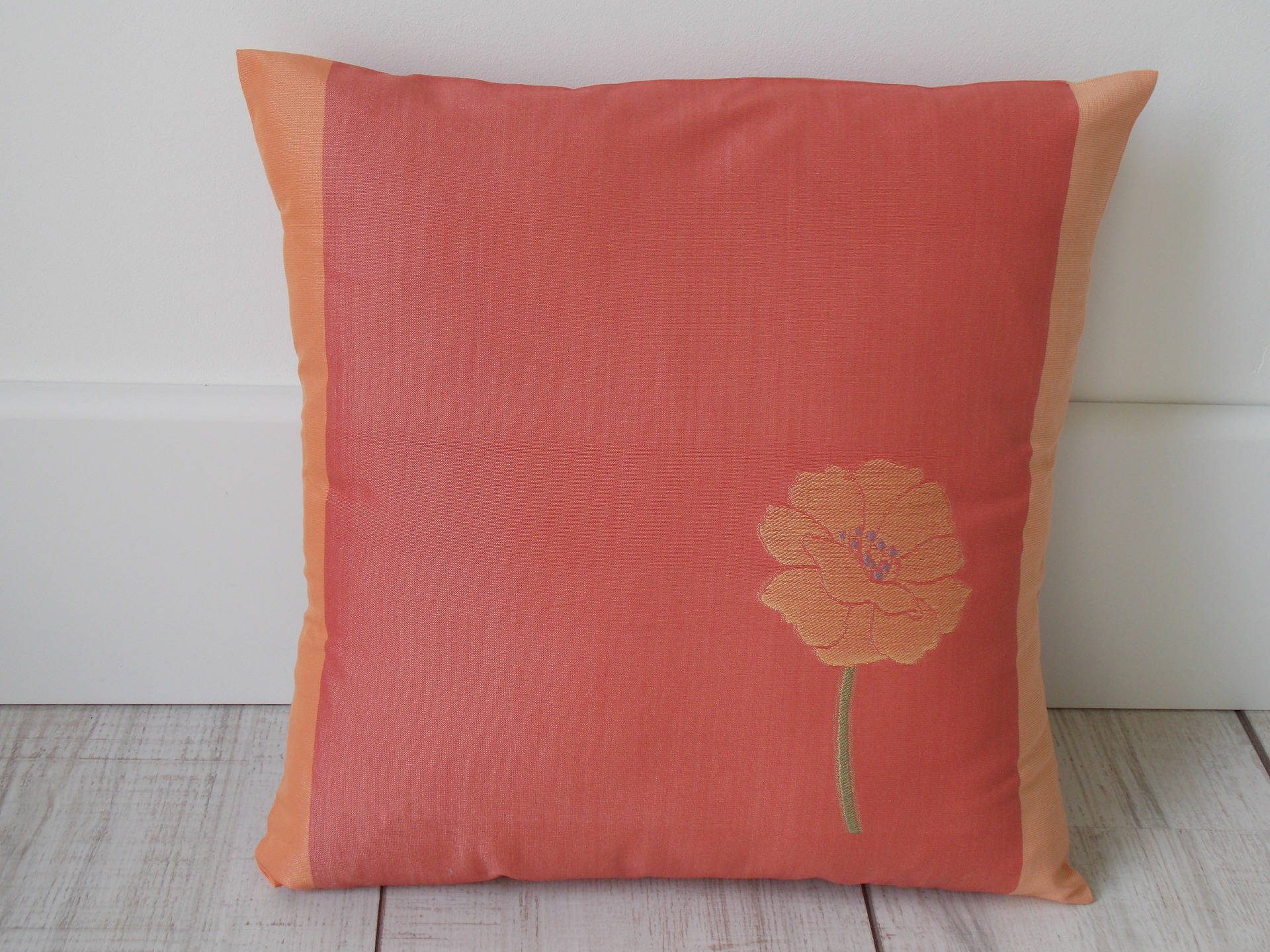 Housse de Coussin Couleur Rose Orange avec Motif Petite Fleur