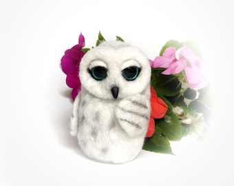 Needle felted halloween gift white owl figurine, soft wool handmade bird.