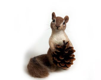 純毛のシマリスの彫刻、クリスマスの装飾の置物。 - Etsy 日本