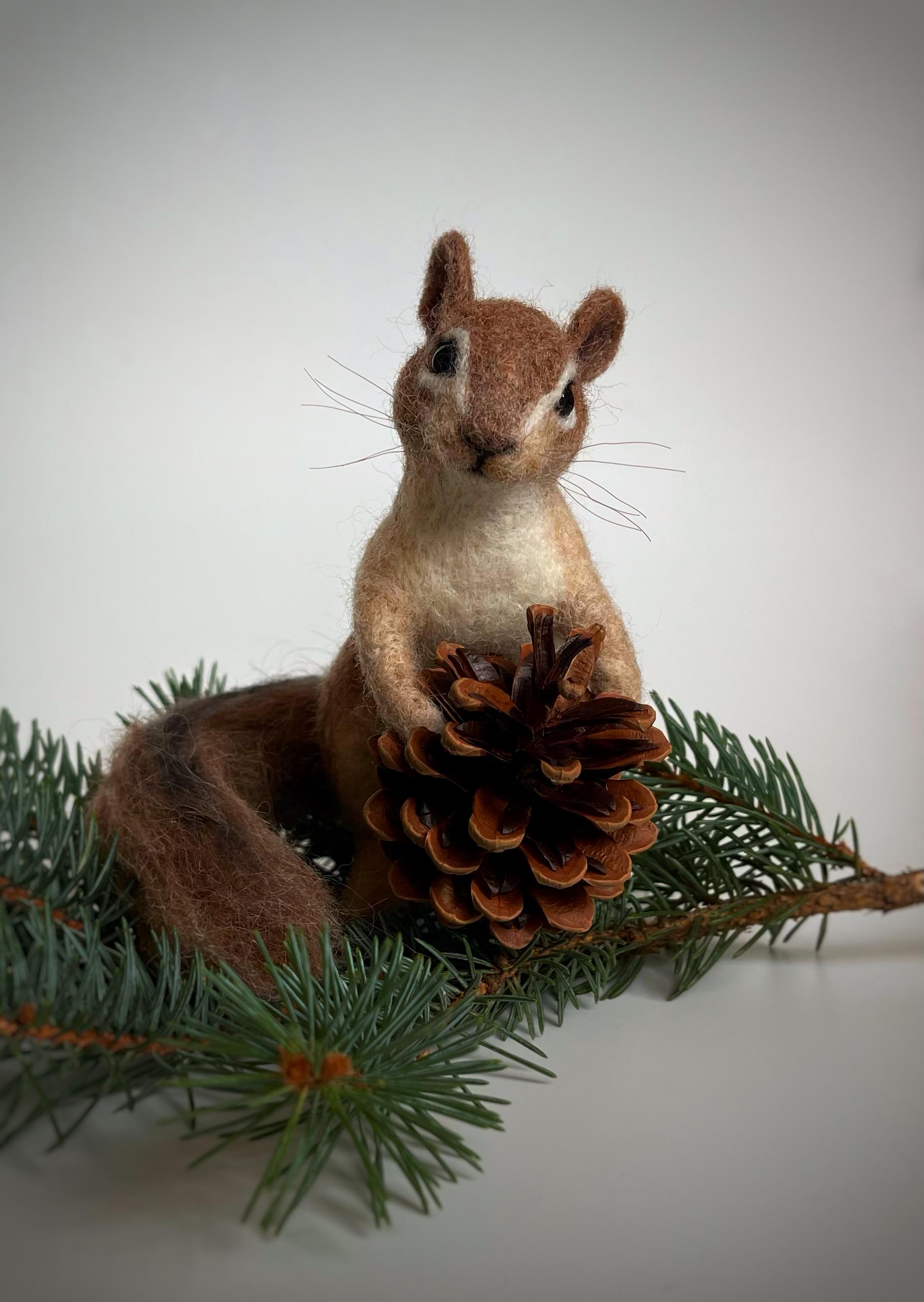 純毛のシマリスの彫刻、クリスマスの装飾の置物。 - Etsy 日本