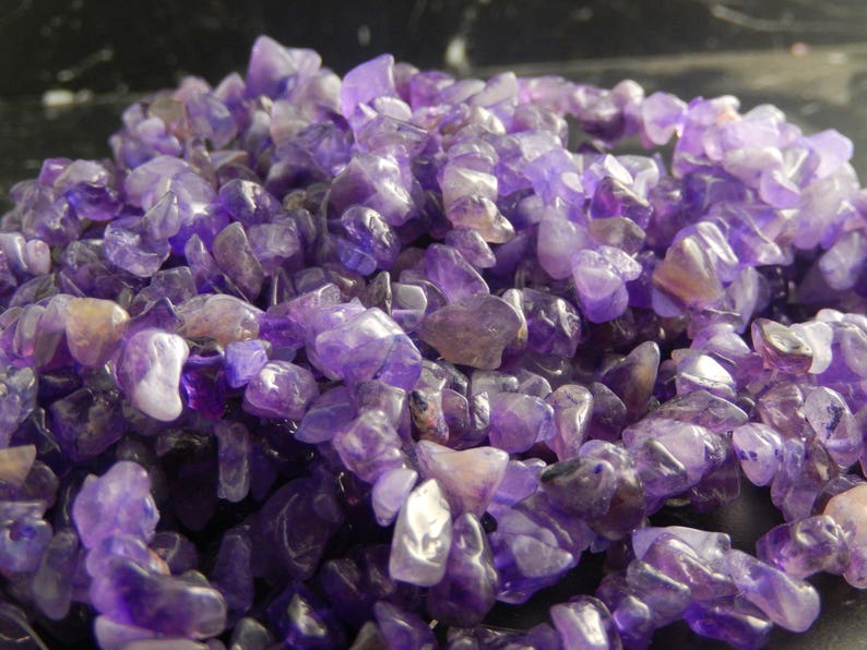 Natural pale purple amethyst pack of 220 chip beads image 1