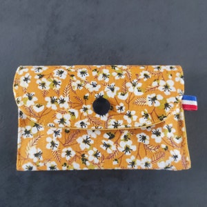 Porte-monnaie, porte-cartes, Cadeau maman, cadeau fille, 3 compartiments en tissu fleurs jaunes de 11 cm x 8 cm image 1