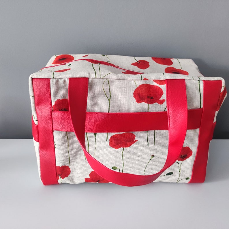Grand sac, vanity / valisette de toilette en simili cuir rouge et tissu coquecots, très belles finitions. image 2