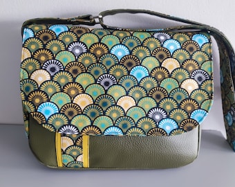 Superb messenger bag, handbag, shoulder bag, khaki imitation leather and Japanese peacock feather fabric, multi-pockets, careful workmanship.