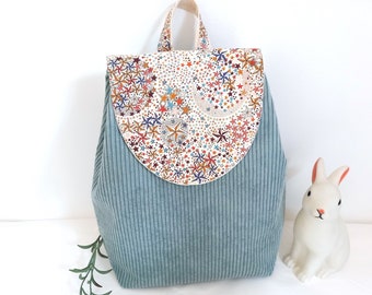 Sac à dos enfant personnalisé velours bleu gris et liberty, cartable maternelle crèche fille