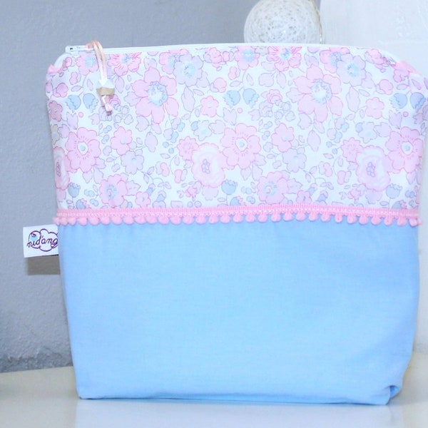 Trousse de toilette bébé personnalisée enfant Liberty Betsy rose bleu, cadeau fille