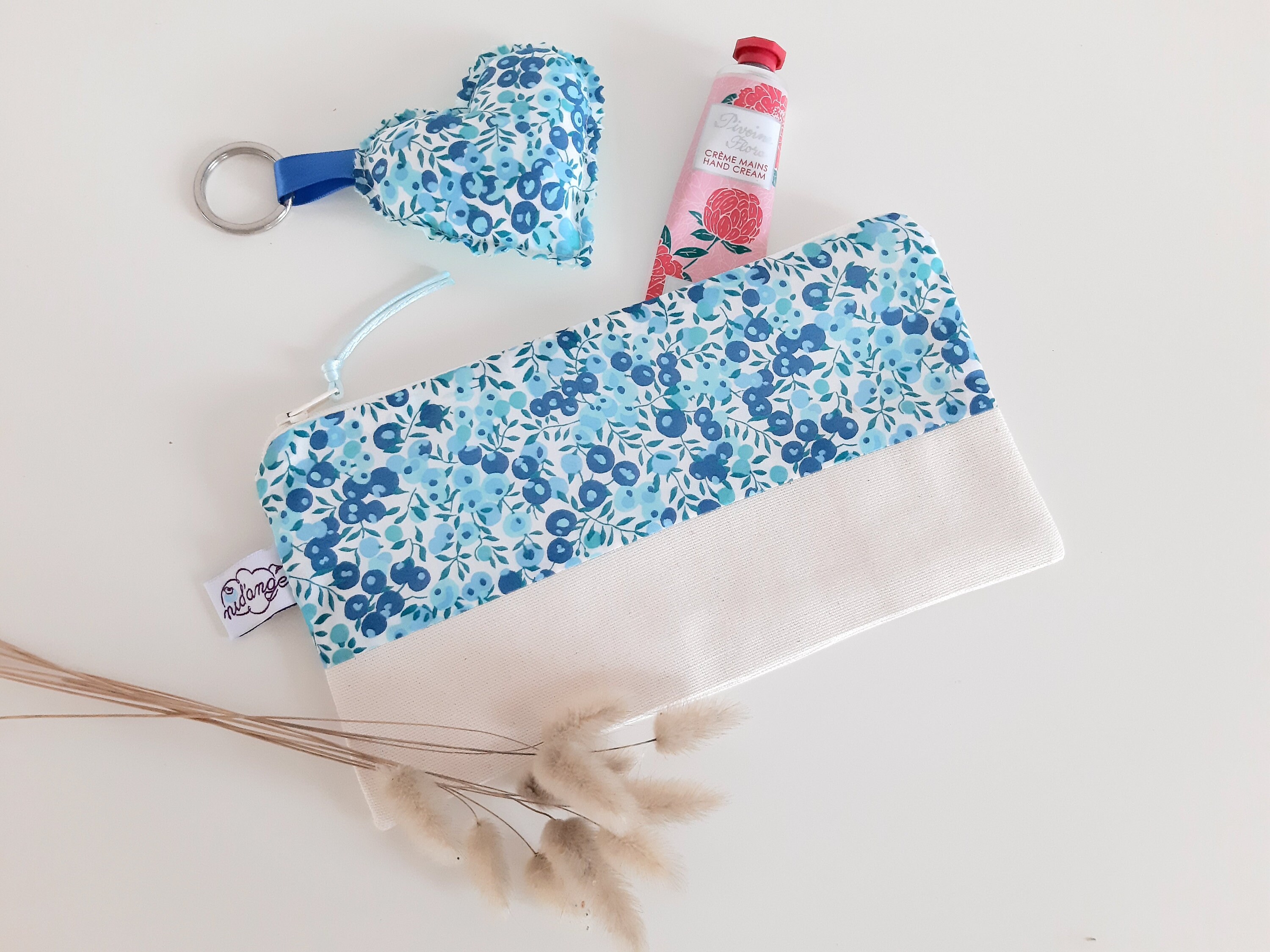 Trousse Maquillage ou Stylo Pour Femme Enfant et Son Porte Clé Fleur Liberty Wiltshire Bleu, Cadeau 