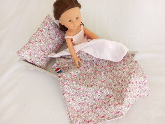 Fiche tricot couverture et oreiller pour couffin ou lit de poupée