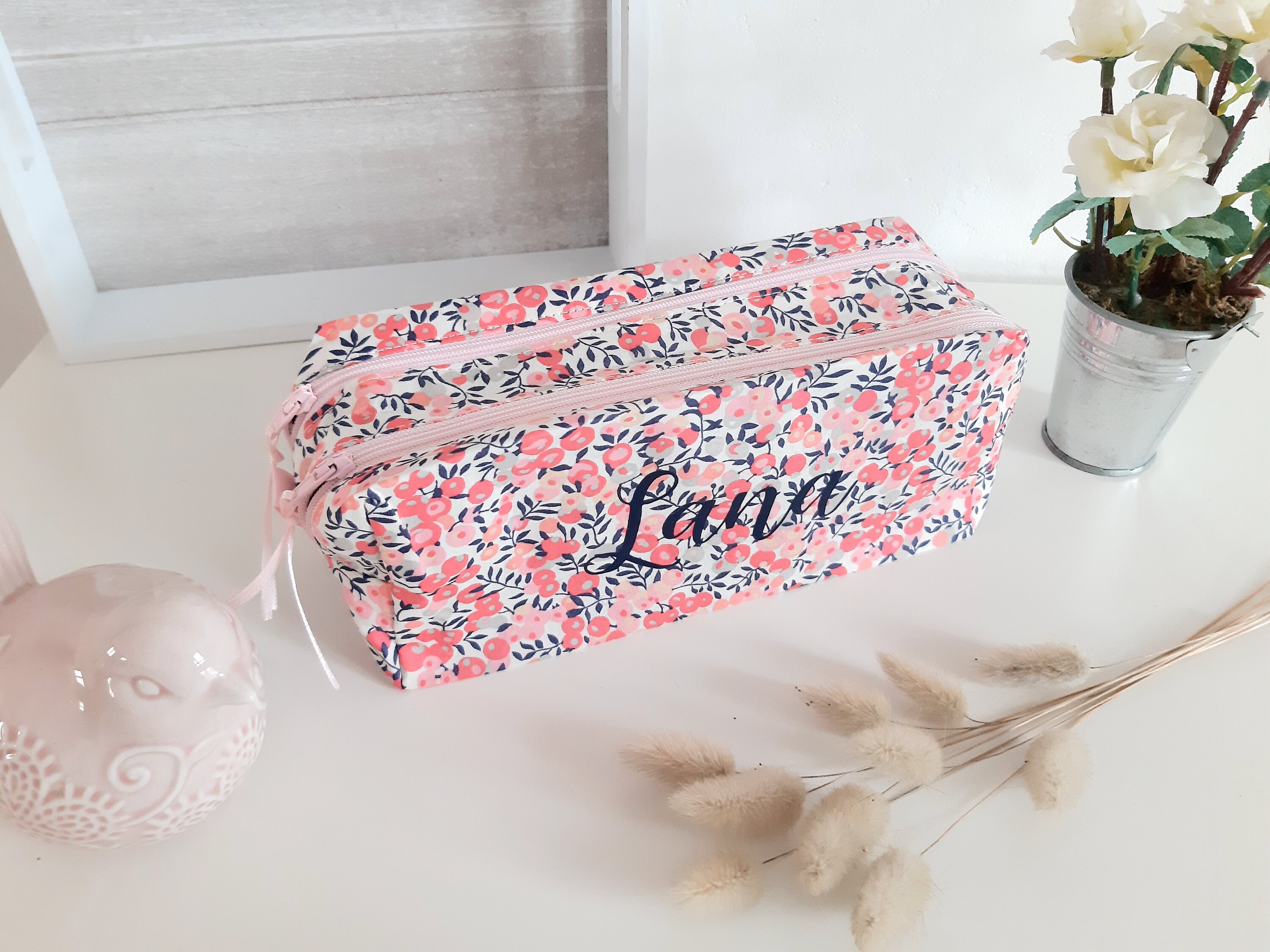 Trousse Double Compartiment, Stylo, Feutre, Crayon, en Liberty Wiltshire Pois de Senteur, Personnali