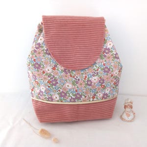 Sac à dos enfant personnalisé velours vieux rose et liberty, cartable maternelle crèche fille