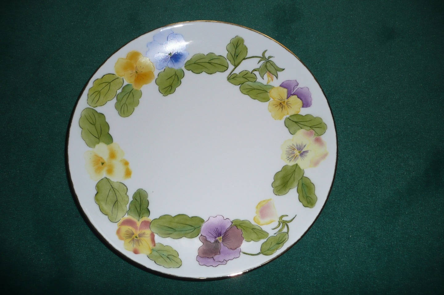 Grande Assiette | Plat Ronde, Guirlande de Pensées, Filet Or