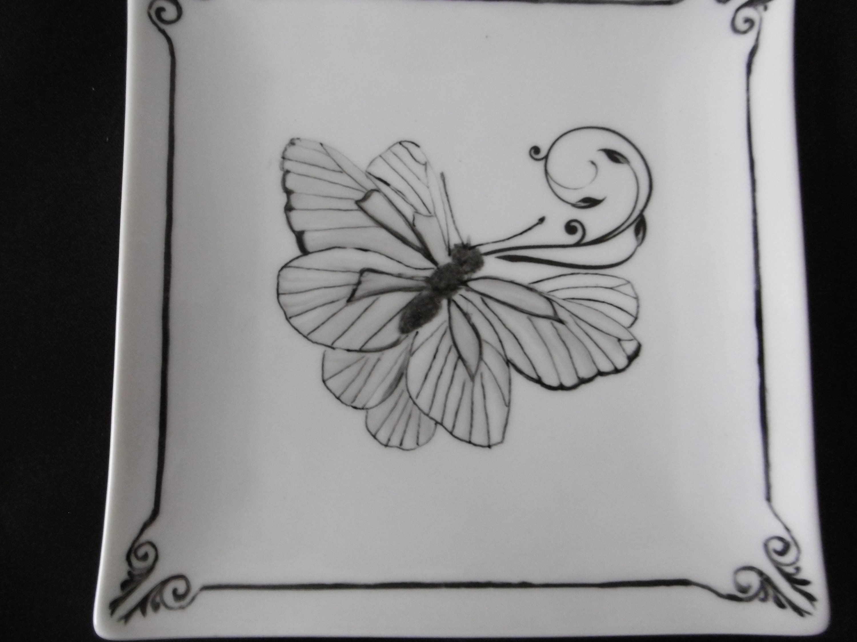 6 Petites Assiettes Carrées en Porcelaine Peinte Main Papillons Noirs et Gris