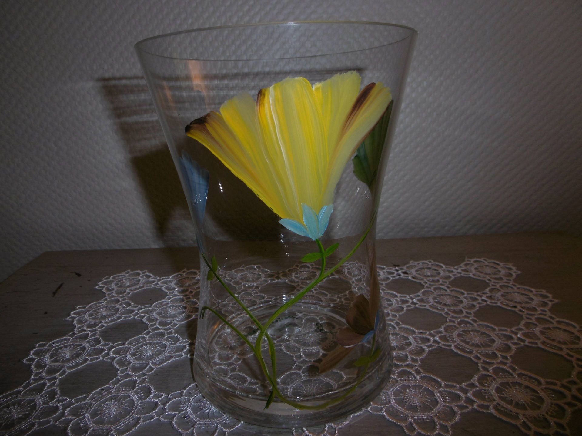 Vase en Verre Peint Main Décoré de 4 Feuilles Jaune, Verte, Bleue et Brune