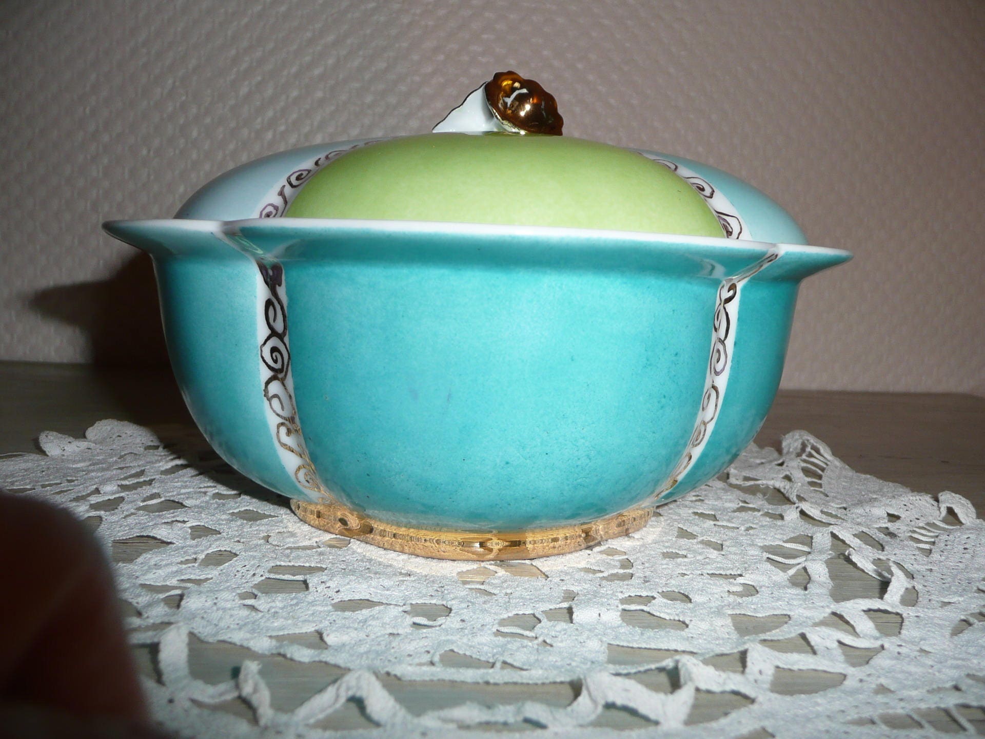 Boîte en Porcelaine Peinte Main 4 Lobes de Couleurs Différentes Cloisonnés Décorations Design à La P