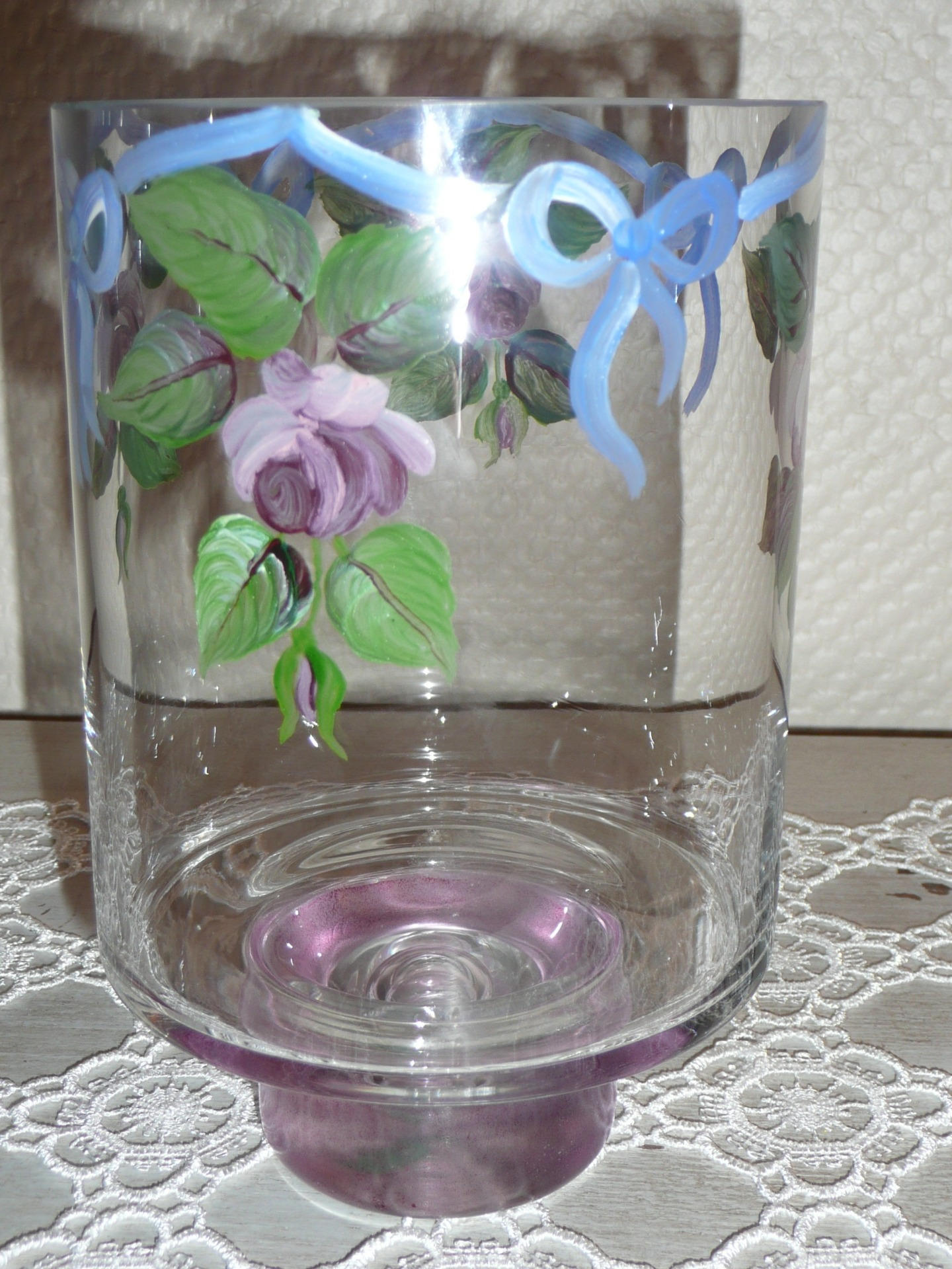 Photophore en Verre Peint Main Motif Roses et Ruban Bleu,