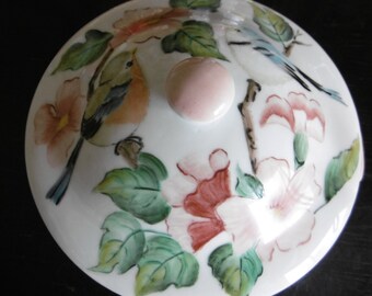 Poubelle de table en porcelaine peinte main décorée de 2 oiseaux et de fleurs roses