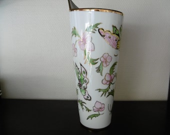 Vase asymétrique en porcelaine peinte main décoré de papillons et de fleurs avec dorures