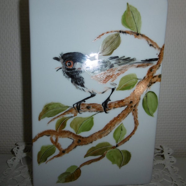 Vase rectangulaire en porcelaine peinte main : oiseau chinois sur une branche