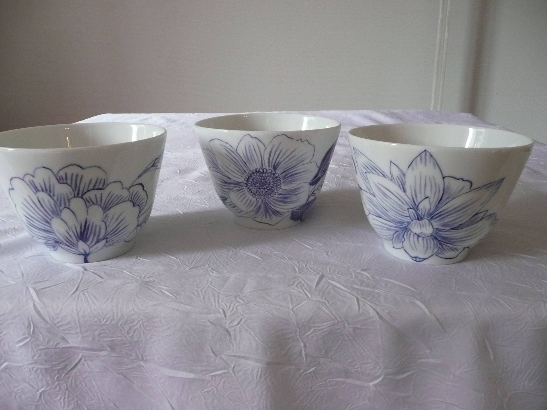6 Bols à Soupe Orientale en Porcelaine Fine Peinte Main Motif de Fleurs Stylisées Bleu Ming